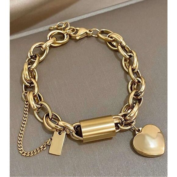 Heart Chain Bracelet - Picture 5 of 8